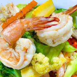 ผัดผักรวมกุ้ง