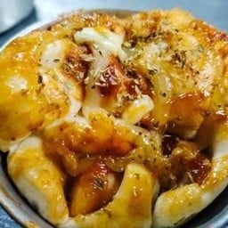 จุ้ย เบเกอรี่ (สาขาตลาดโต้รุ่ง) โต้รุ่งหน้าธนาคารออมสิน