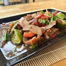 ยำคอหมูย่าง(ปลาร้า)