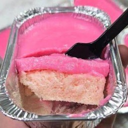 เค้กหน้านิ่ม ( รสนมชมพู )