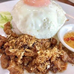 หมูกระเทียม