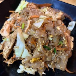 ก๋วยเตี๋ยวคั่วไก่