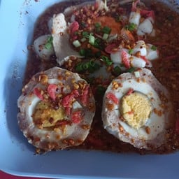 ก๋วยเตี๋ยวต้มยำทะเลไข่ยักษ์