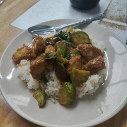 นาเดีย อาหารตามสั่ง