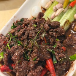 ก้อยเสือคั่ว