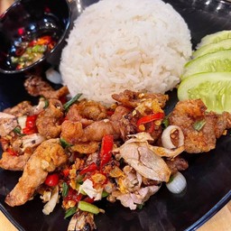หมูคั่วพริกเกลือราดข้าว