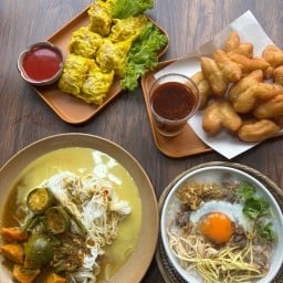 โจ๊กโบราณ-ขนมจีน สาวตรัง