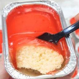 เค้กหน้านิ่ม ( รสสตรอเบอร์รี่ )