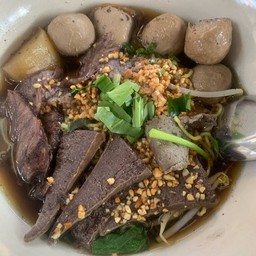 ก๋วยเตี๋ยวเนื้อวันอาทิตย์วันเดียว