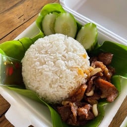 ข้าวหมูทอดผัดน้ำมันหอย