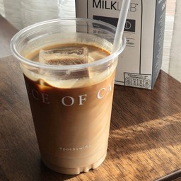 Iced Oatmilk Latte