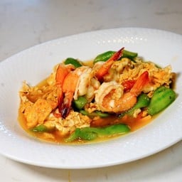 บวบผัดไข่กุ้งสด