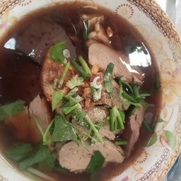 ก๋วยเตี๋ยวเป็ด เนื้อตุ๋น - ตลาดย่าโม