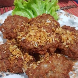 หมูก้อนทอด