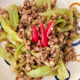 หมูสับผัดพริกหยวก(เป็นกับข้าว