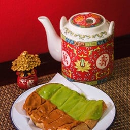 ขนมปังปิ้ง ทูโทน ชาไทย ใบเตย