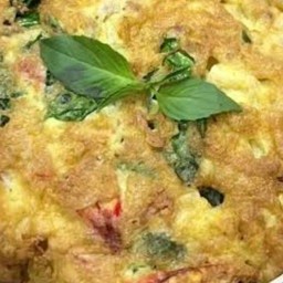 ข้าวหน้าไข่เจียวหมูสับพริกสดใบโหระพา