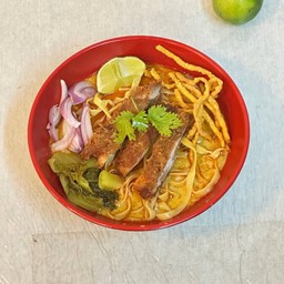 ข้าวซอยไก่ทอด ธรรมดา