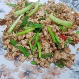 ไก่สับผัดพริกสวน