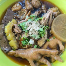 ก๋วยเตี๋ยวไก่มะระ&ข้าวกระเพรา นายหนึ่ง