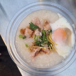 หมูกะโจ๊กกะไข่