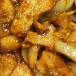 อกไก่ผัดหอมใหญ่(เป็นกับข้าว