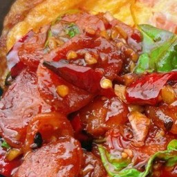 ข้าวหน้าไข่เจียวราดกระเพรากุนเชียง