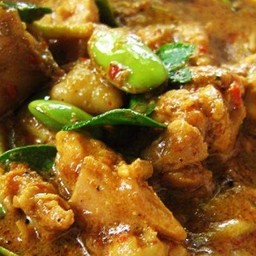 คั่วพริกไก่ใบยี่หร่า