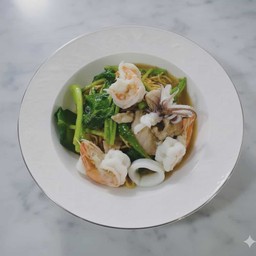 ราดหน้าเส้นใหญ่รวมทะเล-หมู