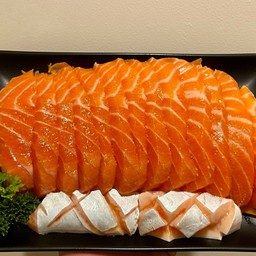 แซลม่อนซาชิมิ 200 g