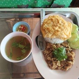 ข้าวหมูกระเทียม