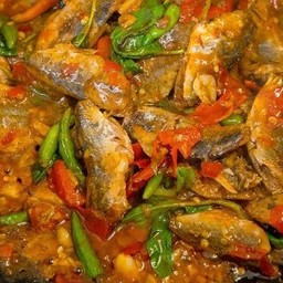 กระเพราปลากระป๋อง