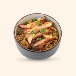 ข้าวผัดกระเทียมหมูย่าง
