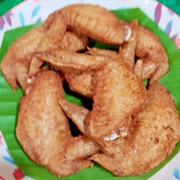 ปีกไก่ทอดน้ำปลา