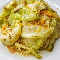 กะหล่ำปลีผัดน้ำปลา