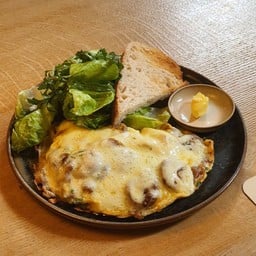 SPANINSH SCRAMBLE EGGS WITH CHORIZO