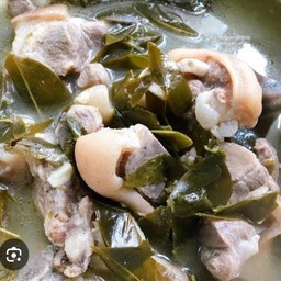 ต้มขาหมูใบชะมวงเลาะแล้วไม่มีกระดูก