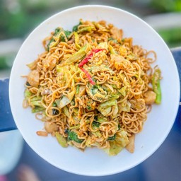 มาม่าผัดไข่