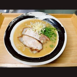 มิโซราเมงกระเทียมสด สไตล์โอซาก้า