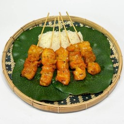 เซท ไก่แดง 5 ไม้ พร้อม ข้าวเหนียว 1 ถุง