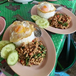 ข้าวผัดกะเพราหมูสับ