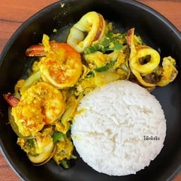 ทะเลผัดผงกะหรี่+ข้าวสวย