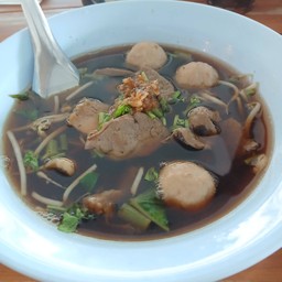 หมวยก๋วยเตี๋ยวเรือ