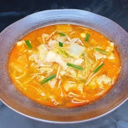 ราเมงหมูผักรวม ซุปเผ็ด