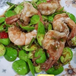 ผัดสะตอกะปิกุ้งผัดพริกตำ