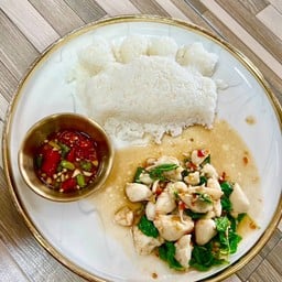 กระเพราปูราดข้าว