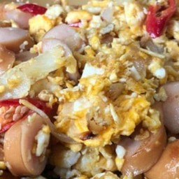 ข้าวหน้าไส้กรอกผัดไข่ใส่หอมใหญ่, พริกซอย