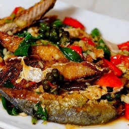 ปลาทูผัดพริกสด