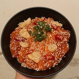 ข้าวหน้าแซลมอนดอง