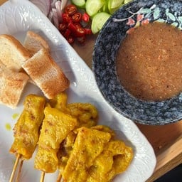 หมูสะเต๊ะ ตลาดฟลายเบิร์ด